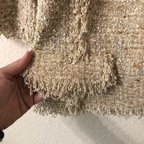 St. John Tweed Knit Shimmer Blazer Jacket Tassel Trim in Beige - Size 12 - Picture 2 of 8